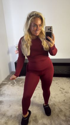 body 6677 Bordeauxrood