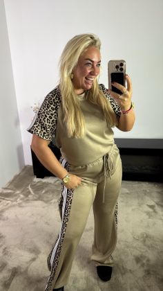 2 piece 22784 Camel